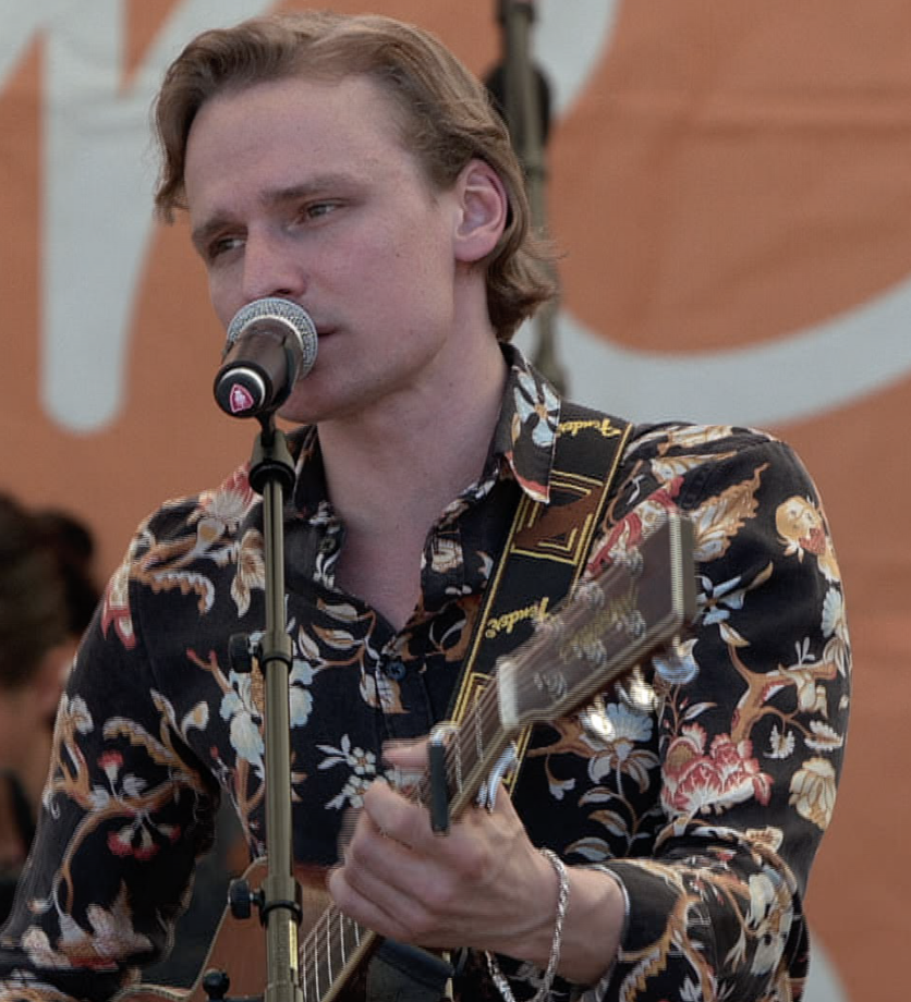 musiker jonas snitt - Behöver ni livemusik som får stämningen att lyfta? Oavsett tillfälle så ordnar Jonas Snitt den mest passande musiken för erat tillfälle!Jonas Snitt spelar svensk och utländsk pop, rock, soul från 60-talet fram tills idag. I repertoaren hittar ni gamla dängor så som "Country Roads", "Proud Mary", "Let Me Entertain You", "När Vi Gräver Guld i USA", till nyare hits som Aviccis "Wake Me Up" och "Happy" av Pharell Williams.