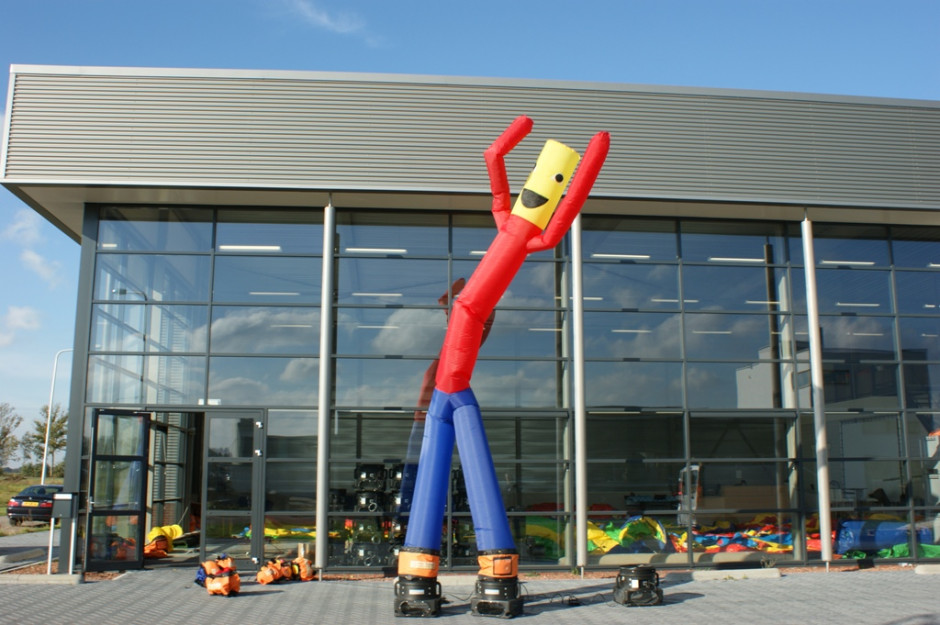 inflatable skyman - Vi specialtillverkar en s.k. Skydancer-figur till Takkedjan i Linköping. Figuren skall bl.a. användas i samband med idrottsarrangemang för att profilera företags-reklam