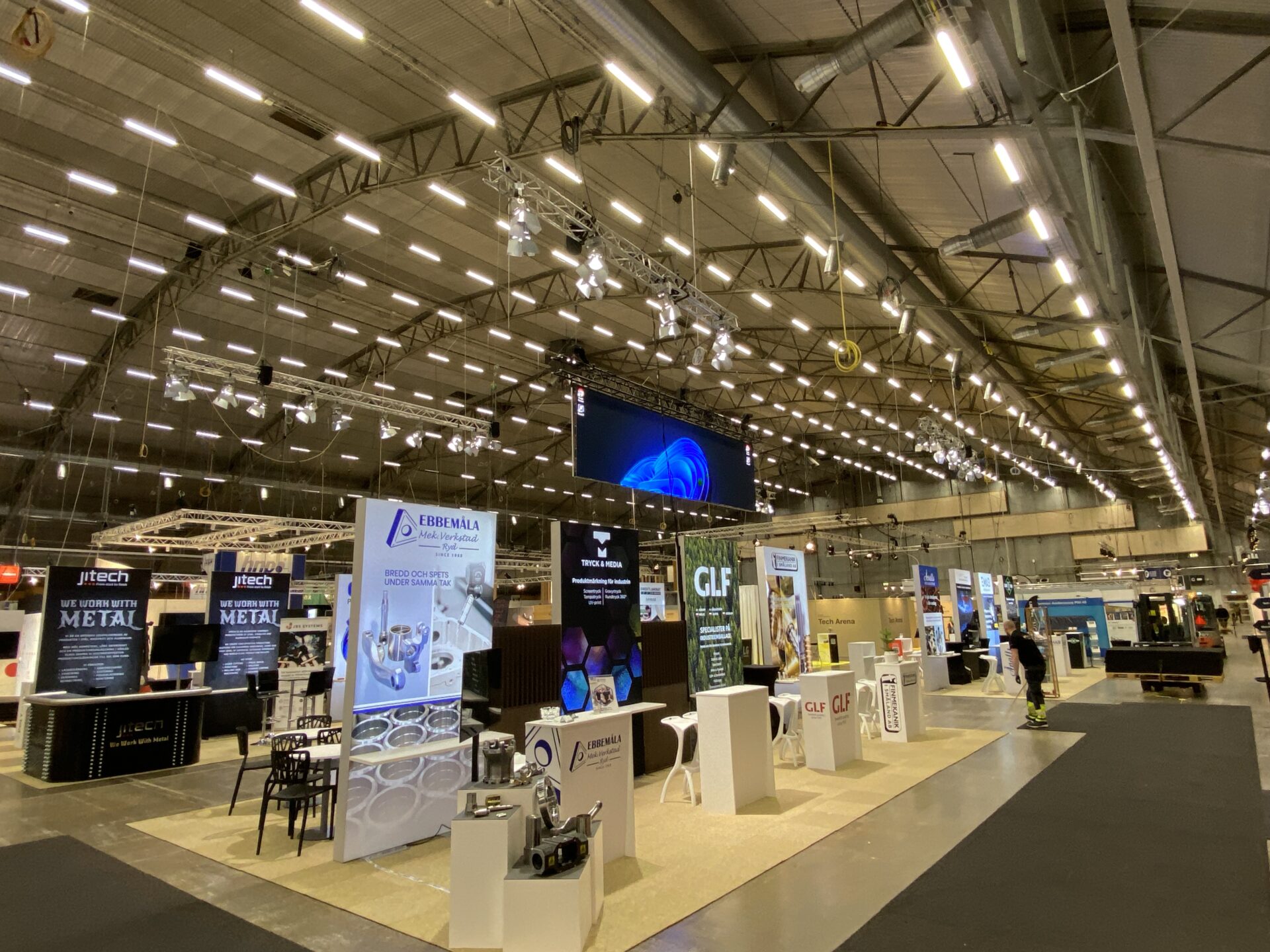 Hem & Villamässan 2025 - I vår hyrshop finns all typ av utrustning till din monter. Kontakta oss för att höra mer om hur vi kan hjälpa dig. Foto 2023 11 13 19 40 01 - I vår hyrshop finns all typ av utrustning till din monter. Kontakta oss för att höra mer om hur vi kan hjälpa dig.